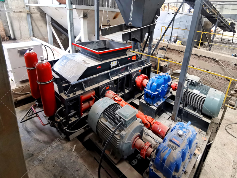 在瓜米石制砂赛道，液压对辊破碎机如何助力企业抢占先机？