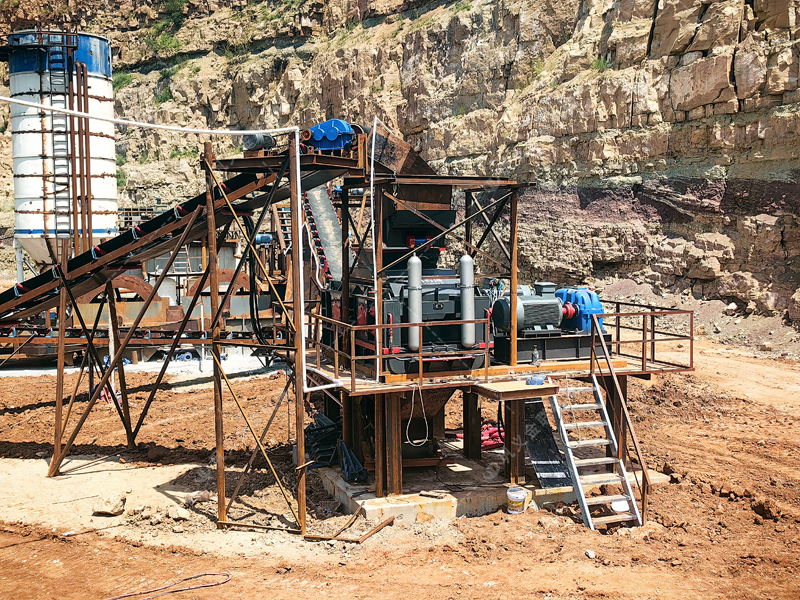 老师傅手把手教你：液压对辊破碎机启动前，这3个检查不能省!